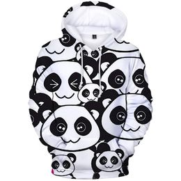 cute girl in a moletom com capuz