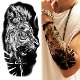 Männer tattoo unterarm kreuz