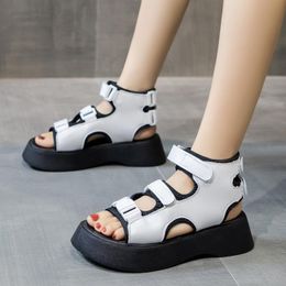 chaussures sport ouvertes