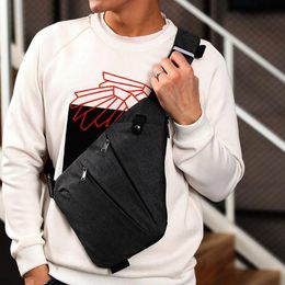 sling bolsa with many pockets