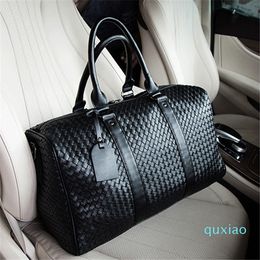 black drawstring handbolsa