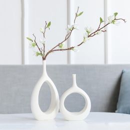 Vases Modern and Simple Home furnishings Silver Ceramic teapot Model Room Soft Decoration Artistic Decoration Nordic Style Home Decoration Vases Modern and Simple Home furnishings Silver Ceramic teapot Model Room Soft Decoration Artistic Decoration Nordic Style Home Decoration