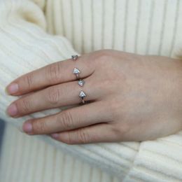Newset Aaaaa Triángulo Cz Finger 925 Anillo De Compromiso De Newset Aaaaa Triángulo Cz Finger 925 Anillo De Compromiso De