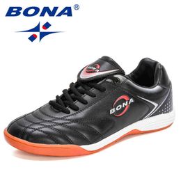Compre al por mayor Zapatos De Futbol Clasicos Nuevos de bajo precio \u0026 de  calidad con envío gratuito | Es.DHgate