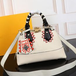 stamp leather bolsas