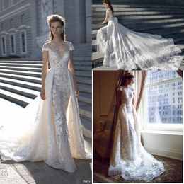 Two pictures one illusion dress Two pictures one illusion dress