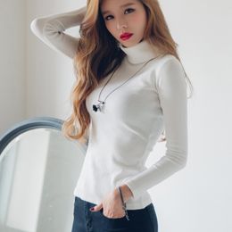 blusa de cuello alto blanca