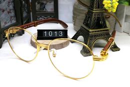 Femme Gros Lunettes Soleil À Blanc De Distributeurs Cadre En iPTwkZOXul