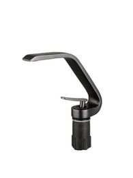 Schwarzer Wasserhahn Badezimmer