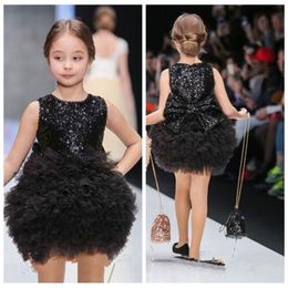 O Neck Ball Gown Short Flower Grils Dresses Tulle Puffy Girls Pageant Party Gowns 2019 Kids Formal Party Wear Sequins Top Bling Bling O Neck Ball Gown Short Flower Grils Dresses Tulle Puffy Girls Pageant Party Gowns 2019 Kids Formal Party Wear Sequins Top Bling Bling