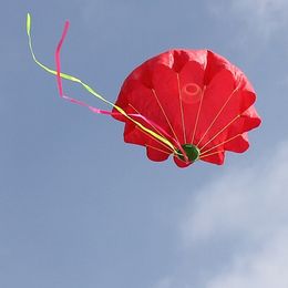 2 stücke Handwurf Fallschirm Drachen Freies Spielzeug Kinder Im Freien Spielen 