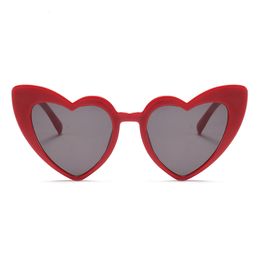 Lunettes coeur rouge Outlet
