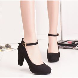 zapatilla cerrada tacon grueso Gran venta - OFF 77%