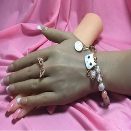 1pair 26cm echte feample hand mannequin body poppen manicure rekwisieten sieraden kunst donkere teint Halloween vrouw vingerpop S4 C730