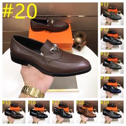 26Model Mens Designer Robe Chaussures Street Fashion Fashion Tassel Mobile Patent cuir noir Slip on Formal Chaussures Party Mariage Flats décontractés