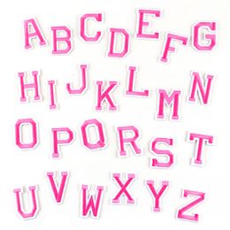 26 piezas rosa A-Z letra del alfabeto inglés bordado hierro costura en apliques parche ropa bolsas DIY accesorios de ropa