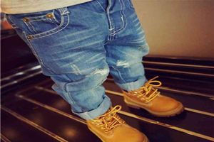 26t jeans voor jongens Toddler Kid Baby Spring Kleding Holten Losse denim broek Fashion Party Club Streetwear Gentleman broek 210827510355