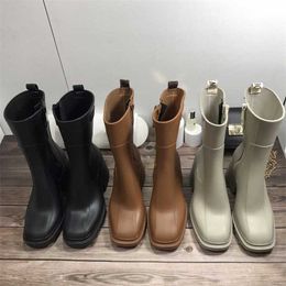 27% OFF Chaussures de sport 2024 Tube haut pluie automne/hiver nouvelles femmes à la mode fond épais tête carrée fermeture éclair latérale antidérapante et résistante à l'usure bottes de moto chevalier