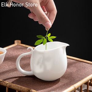 270 ml Sweet White Porcelain Tea Pitcher Tea Maker Fair Cup Homeding Justice Cup Divide Tea Chahai Kung Fu Tea Set ACCESSOIRES