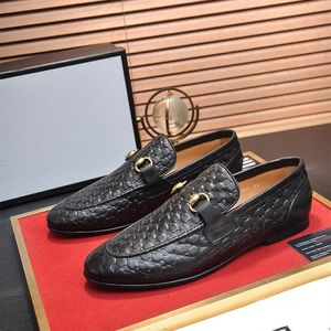 28Model Autumn Mens Lederen Loafers Gentleman Wedding Party Casual Slip On Formal Shoes Black Brown Monk Strap Men Designer Dress Shoes