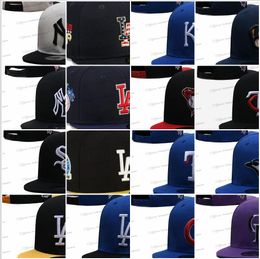 29 couleurs de baseball masculin Snapback Hats classiques toutes les équipes Royal Blue Hip Hop Black Navy New York "Caps ajustés sportifs Chapeau Couled Mix Colors AP5-02