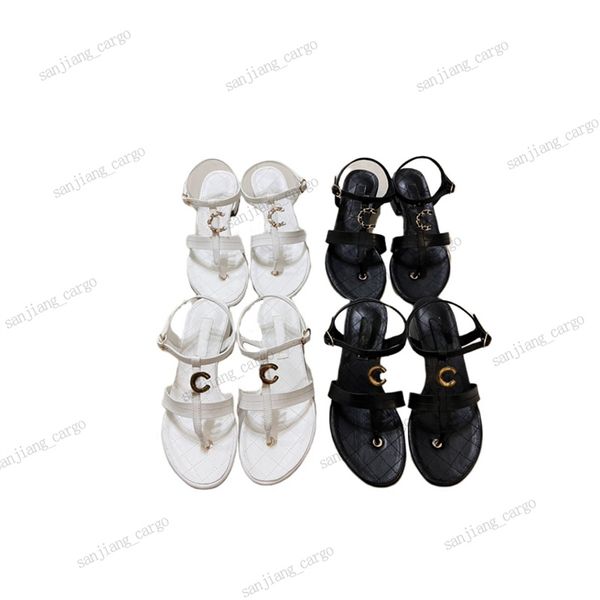 2C Metal Buckle Sthong Sandale Black White Le cuir t Stracts Sandales Femmes Blocs de talon Chaussures d'été Chaussure de robe à talons mi-talon