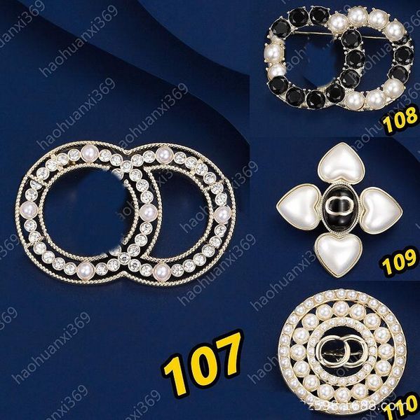 2Color Femmes Brand Designer Lettre Broches Snakelike Rhingestone Diamond Crystal Metal Brooch Suit Laple Pin Fashion Bijoux Accessoires