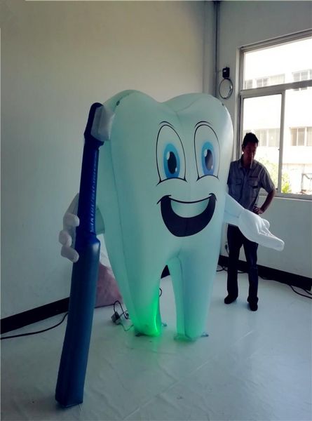 Ballon gonflable de 2m de haut, dents et brosse à dents gonflables avec bande LED pour l'événement hospitalier Show2218259