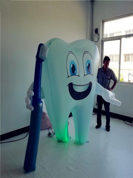 2 m de haut ballon gonflable dents gonflables et brosse à dents avec bande LED pour l'événement de l'hôpital Show8304785