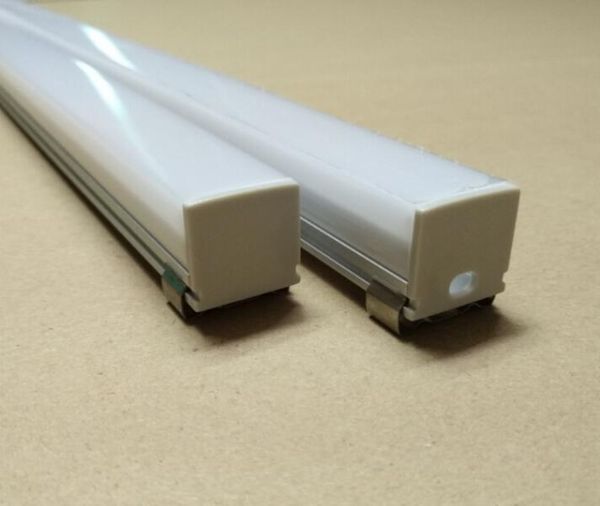 Perfil de aluminio ligero equipado con una cubierta de PMMA OPAL para un ancho de hasta 16 mm Tiras de LED Iluminación colgante de techo colgante