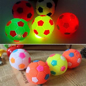 2pc Pet Training Interactive Dog Toys Squeak Ball avec Durable Light Chew Play Ball Chiot Jouet Balle Élastique Fournitures Jouets