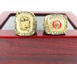 2 stks 1994 1995 Rockets Nationale Basketbal Team kampioenen Kampioenschap Ring Met Houten Box Set Souvenir Mannen Fan Brithday Gift 2024 Hip hop Sport Punk