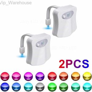 2 stks 8-16Colors Toiletzitting Nachtlicht Smart PIR Motion Sensor Waterdichte achtergrondverlichting voor toilet kom LED Luminaria lamp WC Light HKD230824