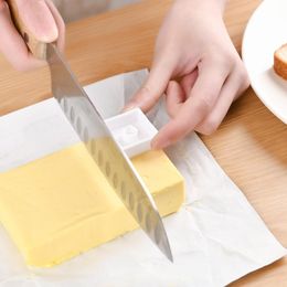 2pcs Dispensateur de beurre collet avec le couvercle Dissiseur de fromage droit en plastique rotatif de beurre de beurre d'écart de fromage