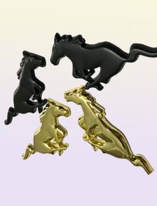 2 stks auto metalen paarden logo badge embleem sticker maat 75x28 (+/- 1 mm) kleur zilver/zwart/goud fit voor VS auto's serie Mustang en andere modellen4363567