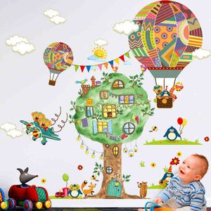 2 stks Cartoon Dieren Tree Muurstickers Kinderkamer Nursery Air Ballon Muurstickers Eco-vriendelijke Verwijderbare Poster Home Decor 211112