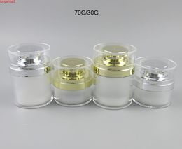 2pcs Bonne qualité Nouveau 70g 70 ml de bouteilles de crème glacée givrées sans air avec pompe d'argent doré claire lidhigh