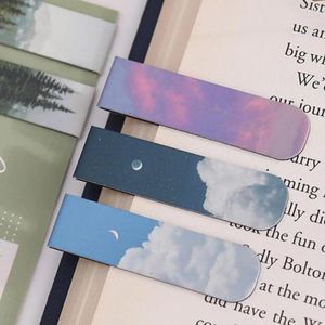 2pcs magnétique Bookmark Romantic Cloud Sky Landsage Clip de marqueur de livre littéraire simple pour amant mignon Paginage