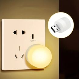 Mini lámpara de enchufe USB de 2 piezas, luz nocturna LED USB portátil, mini luz nocturna de ahorro de energía con protección ocular compatible con computadora portátil, computadora portátil, banco de energía