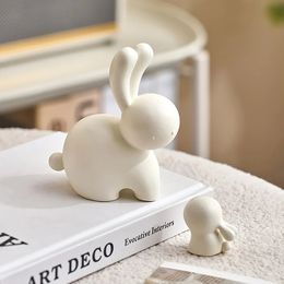 2pcs Rabbit abstrait moderne Figure de lapin nordique Ornement animal familial cadeaux décoratifs céramique artisanat décor décor de figurines cadeau 240425