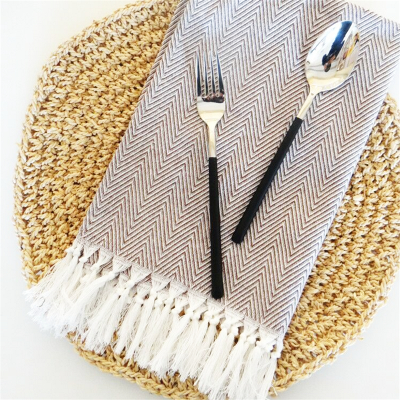 2 sztuk Nordic Cloth Table Mat Western Table Mata Tassel Serwetka Water Absorbent Strona główna Tabela