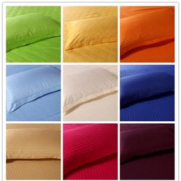 2pcs Premium Satin Stripe Encryption Fabric Case d'oreiller 100% coton 50 * 70cm 65 * 65 cm Plus Spécifications 240401