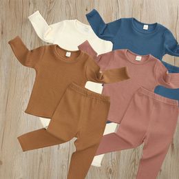 2 piezas Solid Cutbed Knitting Biends Pajamas Sets Kids Pajamas Postuleadores de algodón Long Sleepwear Track Sway Trauts 240118