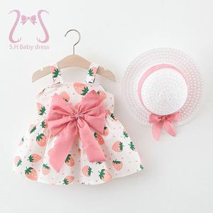 2 stks zomer babymeisjes jurk zoete boog aardbei mouwloos voor meisjeskleding feestjurken stuur hoed 240403