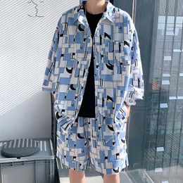 2pcs Summer Man sets de chemises et de shorts décontractés de la mode Graffiti Impression unisexe Oversize Short Suit Streetwear Clothing 220602