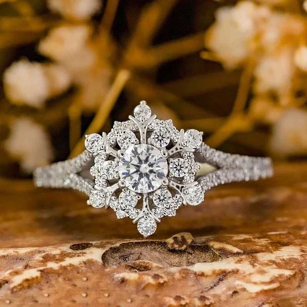 2 piezas anillos de boda de Caoshi Chic Snowlake forma de dedo anillo de dedo femenino brillante Zirconia Boda Anante de joyas Regalo hermosos accesorios para el compromiso