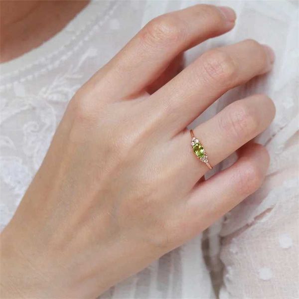 2pcs anneaux de mariage simples petites anneaux de pierre verte olive couleur rose or couleur ovale zircon empilement minimaliste anneaux minces pour les bandes de mariage de fête des femmes