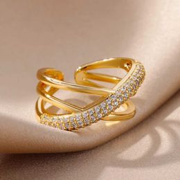 2pcs bagues de mariage zircon doubles anneaux de forme croisée pour femmes plaquées en acier inoxydable bancs de luxe de luxe de luxe de luxe