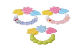 2pcslot Cartoon Baby Baby Teether Juguetes educativos Dientes mordedora para bebés Juguete de sonajero para bebés para la cama Bell Silicone Handbell Jingle641528010