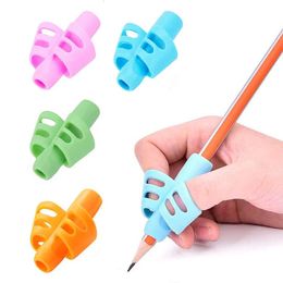 2pcsset Montessori Toys enfants Toys éducatifs pour enfants apprentissage précoce bébé Hold Correct Corrector Student Writing Aid Tool 240509